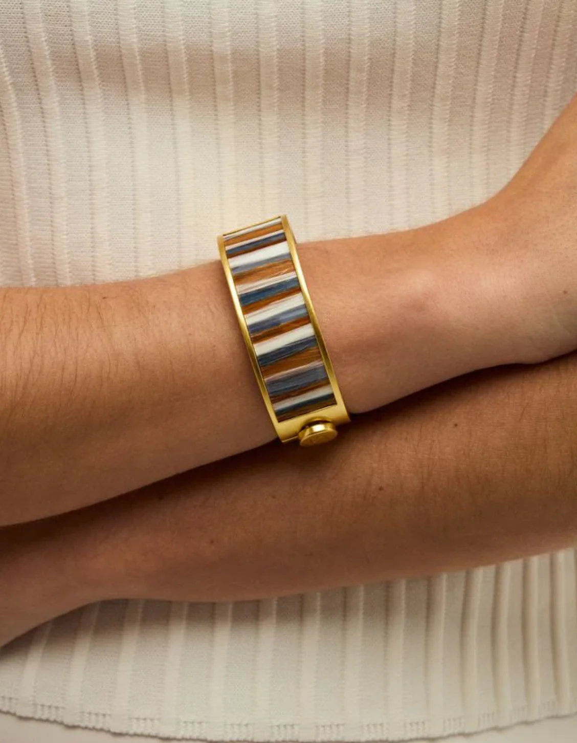 Alyssa Hinge Cuff - Image 4