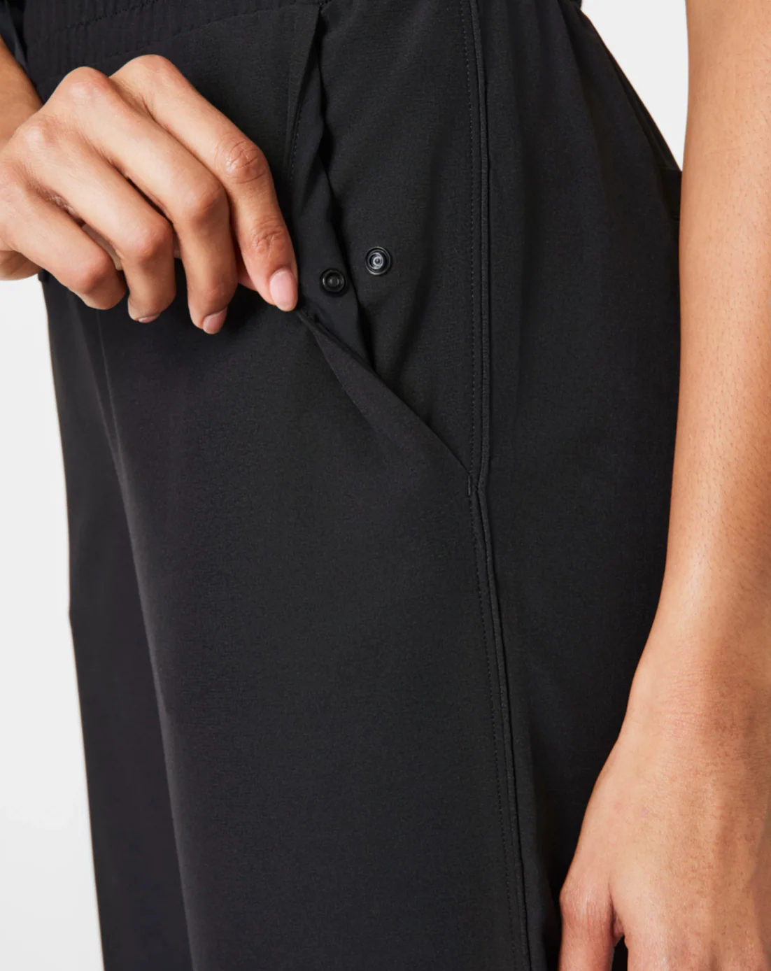 On The Move Slim Pant Black - Image 3