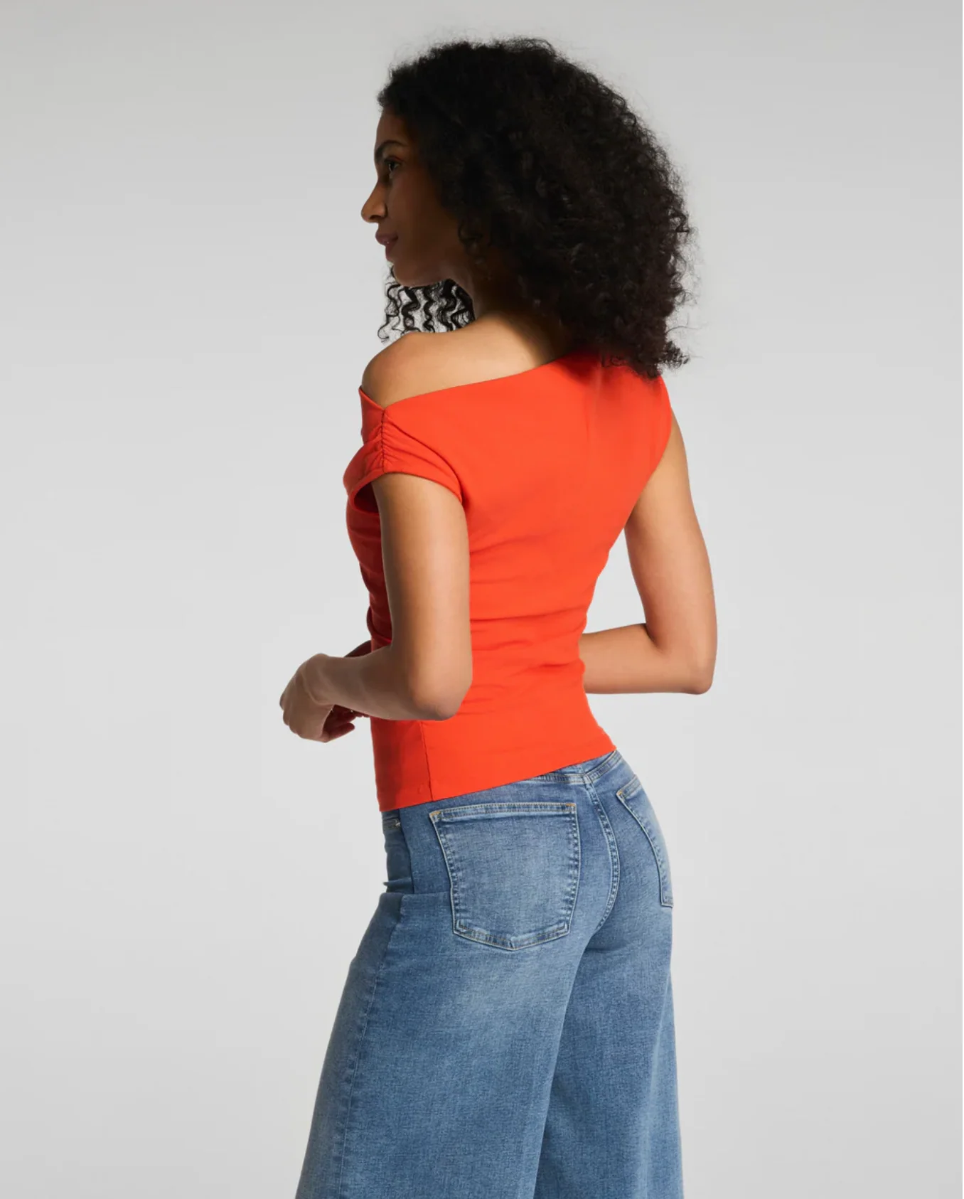 Ribbed Knit Ruched Ott-The-Shoulder Top - Image 2