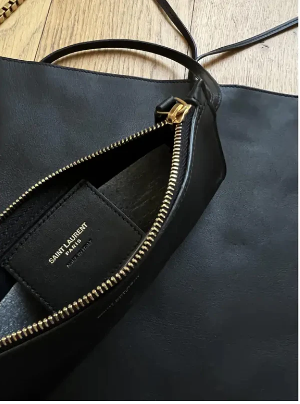 Yves Saint Laurent Suzanne Hobo Tote - Image 3